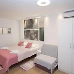 Lejlighed Cozy Honeymoon Apartment In The Old Town